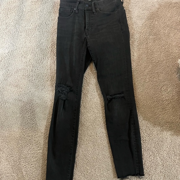 Made well 9 inch high rise skinny distressed black jeans. Size 25S. - Picture 2 of 4